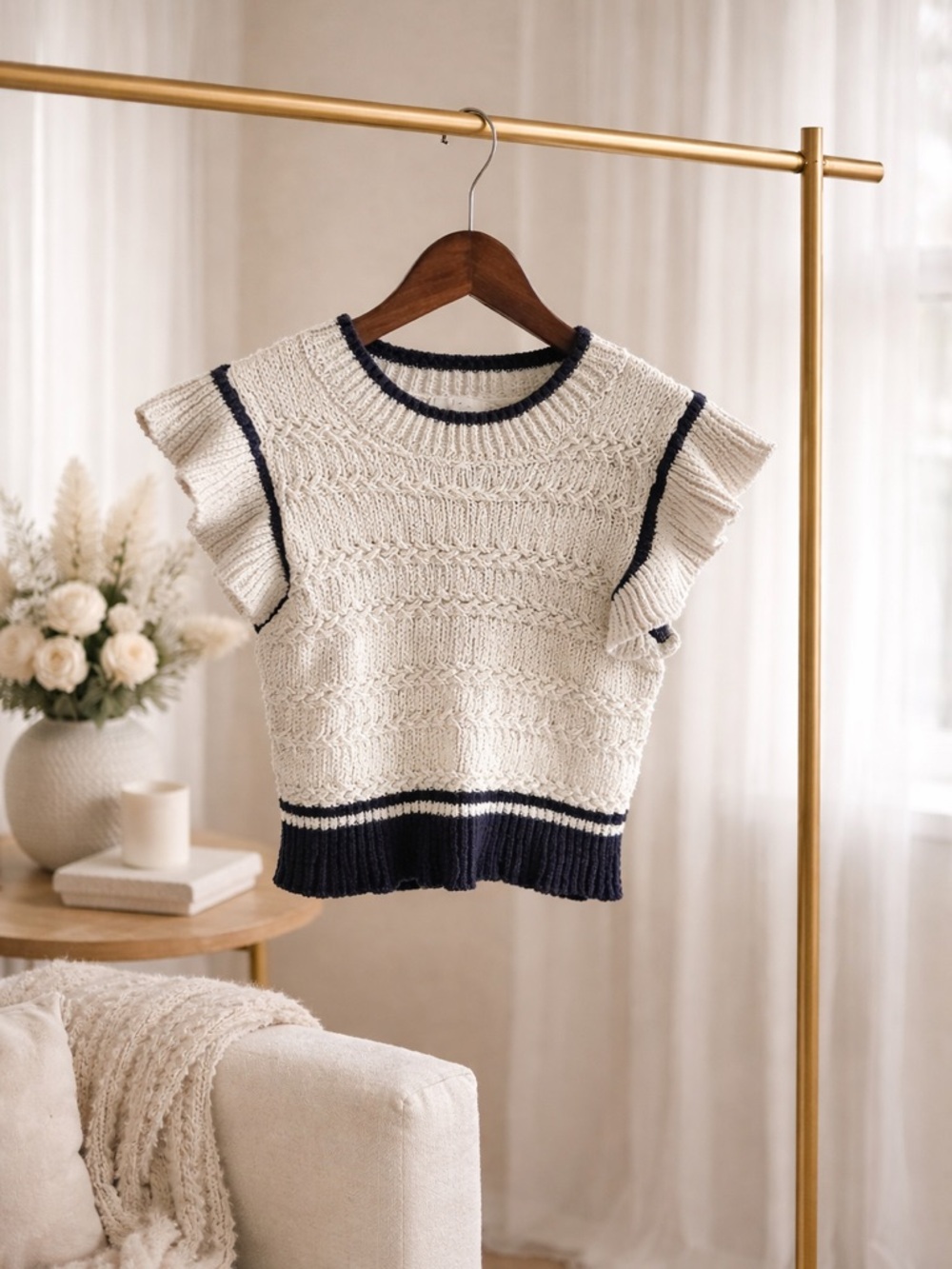 Elan Cream Knit Short Sleeve Sweater with blk Trim
